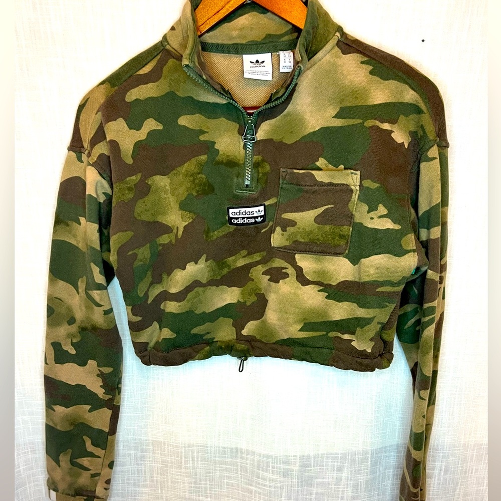 Adidas green brown Camouflage cropped athletic street sweatshirt 1/4 zip camo XS